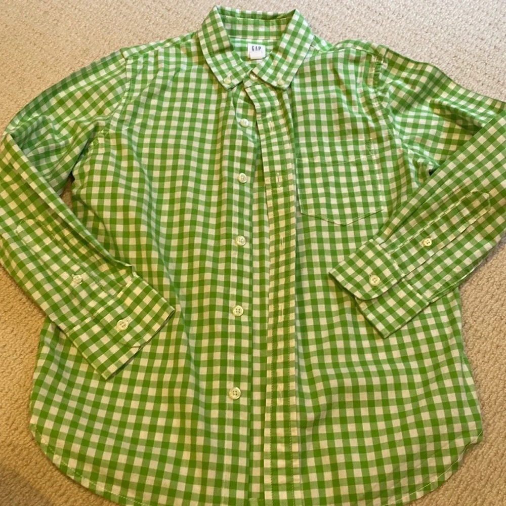 Gap boys green button down - Picture 1 of 7